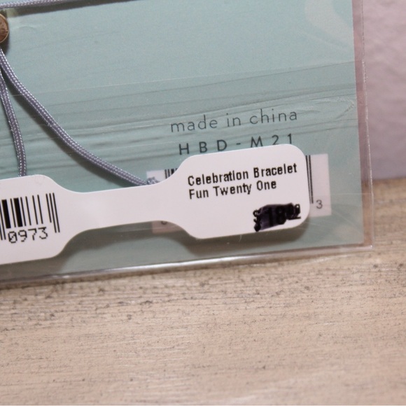 LUCKY FEATHER Fun Twenty-One 14K Gold Dipped Milestone Birthday Bracelet NWT - Picture 5 of 5